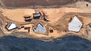 Los tres edificios que forman el nuevo Centro Arqueológico de Lancia comienzan a alzarse sobre Villasabariego (León)