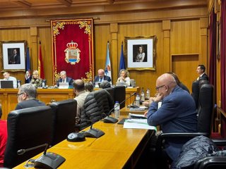 El alcalde de Barbadás, Xosé Carlos Valcárcel, en el pleno de la Diputación de Ourense como diputado no adscrito