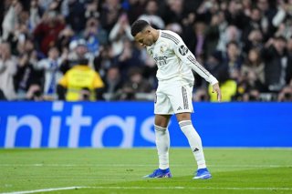 Kylian Mbappé celebra su gol ante el Sevilla FC en LaLiga EA Sports 25-26