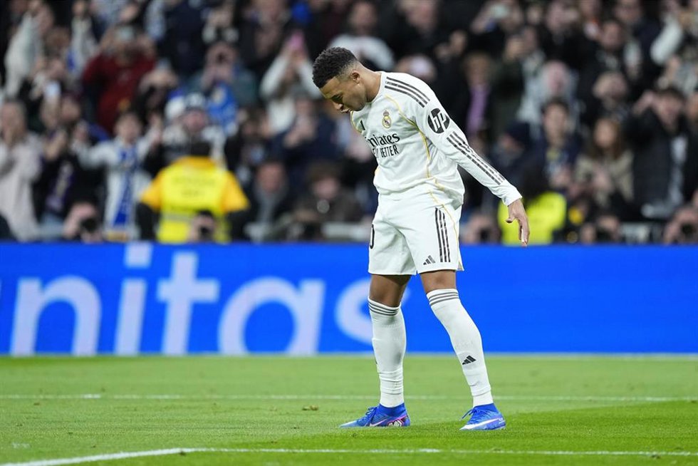 Kylian Mbappé celebra su gol ante el Sevilla FC en LaLiga EA Sports 25-26