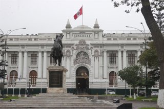 Fachada del Congreso de la República.