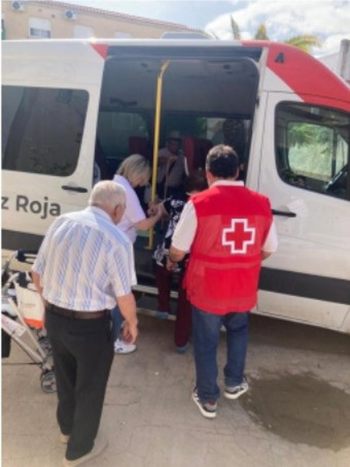 Dispositivo de traslado de Cruz Roja a los colegios electorales