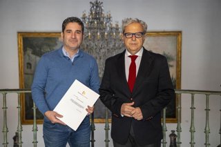La Diputación de Córdoba y el Ayuntamiento de Pedro Abad firman un convenio para remodelar el parque de la barriada Pablo Iglesias.
