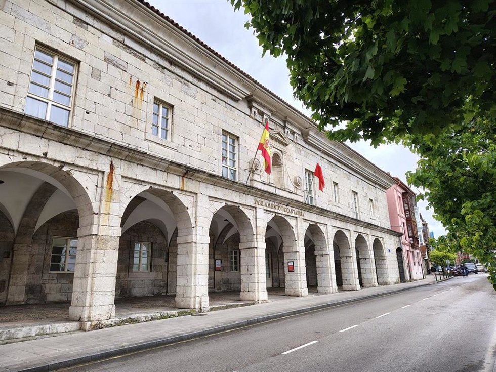 Archivo - Edificio del Parlamento de Cantabria.-ARCHIVO