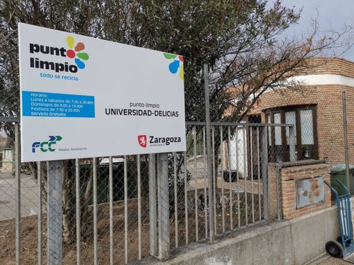 Imagen del punto limpio de Universidad-Delicias.