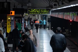 Archivo - Un vigilante de Metro.