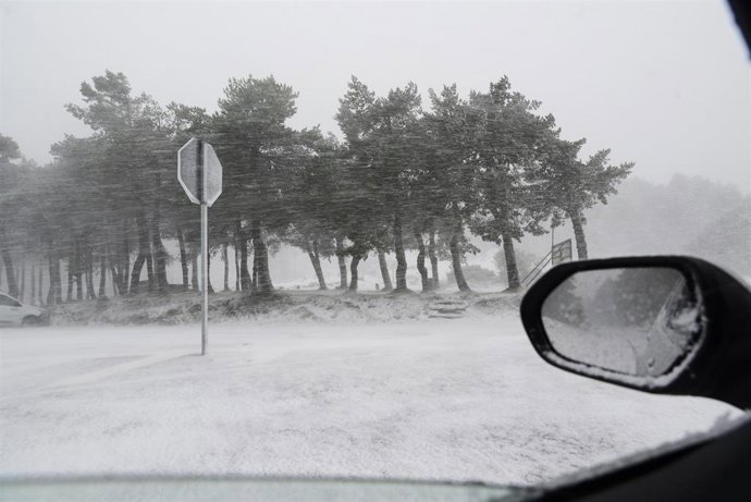 Archivo - Imagen de recurso de una zona cubierta de nieve.