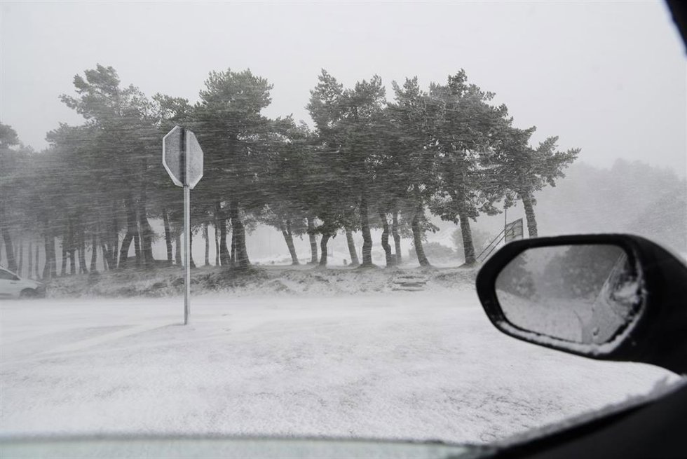 Archivo - Imagen de recurso de una zona cubierta de nieve.