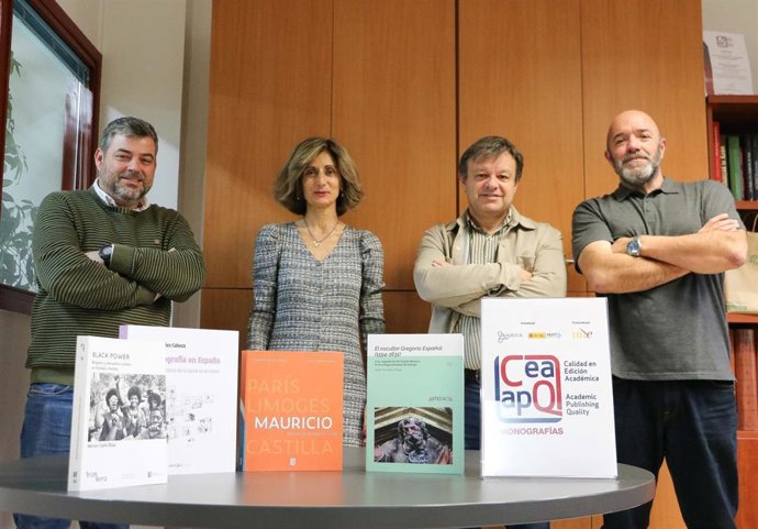 Fotografías de las cuatro monografías premiadas del Servicio de Publicaciones de la ULE.