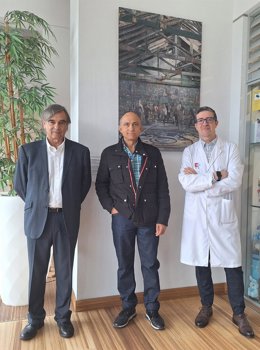 Dos obras fotográficas de Chema Prieto se suman a la colección 'Arte para la Salud' de Valdecilla