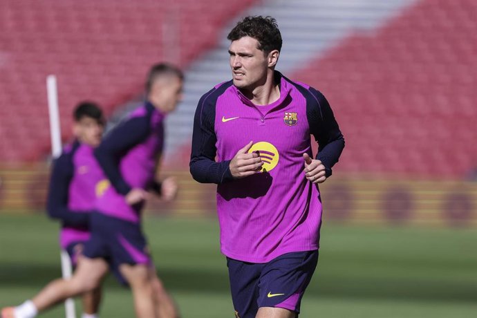 Archivo - Andreas Christensen durante un entrenamiento del FC Barcelona