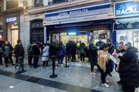 Madrileños apuran sus compras de décimos: "Hasta el último momento, tengo fe de que este año me va a tocar"