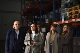 La presidenta del PP de Málaga, Patricia Navarro, destaca el esfuerzo y el trabajo del Banco de Alimentos de la Costa del Sol (Bancosol).