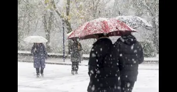 La lluvia continuará este lunes en gran parte de la Península y nevará en cotas bajas de la mitad norte