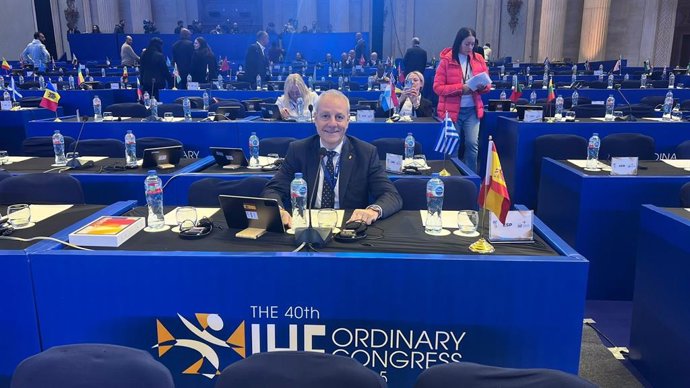 El presidente de la RFEBM, Francisco Blázquez, durante el 40º Congreso Ordinario de la IHF