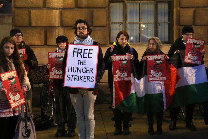 Protestas en apoyo a la huelga de hambre de activistas de Palestine Action en Reino Unido