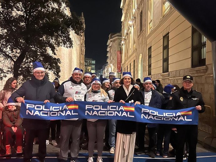 Participantes y público de la Ruta Solidaria 091 en Valladolid.