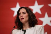 Ayuso dice que el PP "arrasa" a la izquierda y achaca a Sánchez la debacle del PSOE: "Pierde en cada comicio"