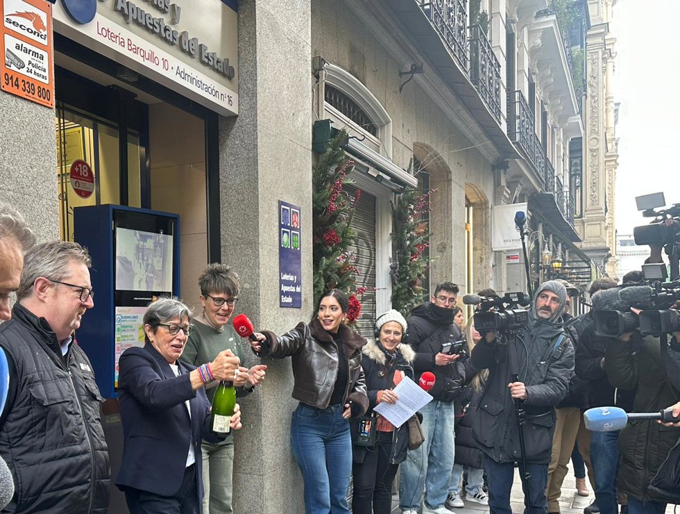 Administración de la calle Barquillo, en Madrid, donde ha caído íntegro el segundo premio de la Lotería.
