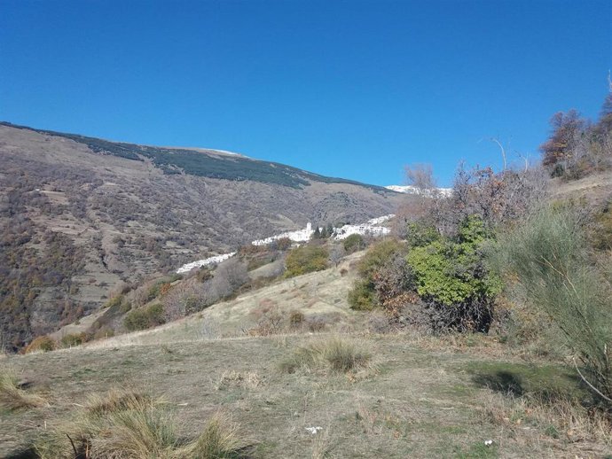 Archivo - Imagen de la Alpujarra de Granada, con Bubión y Capileira bajo el Veleta