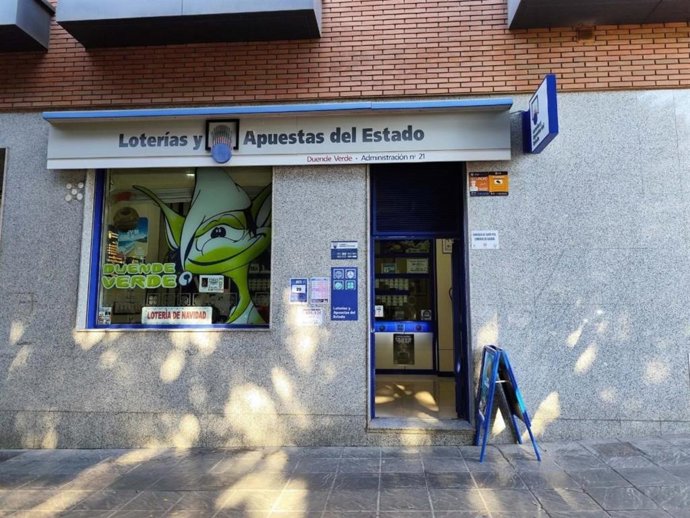 Administración de lotería 21 de Almería, 'El duende verde'.