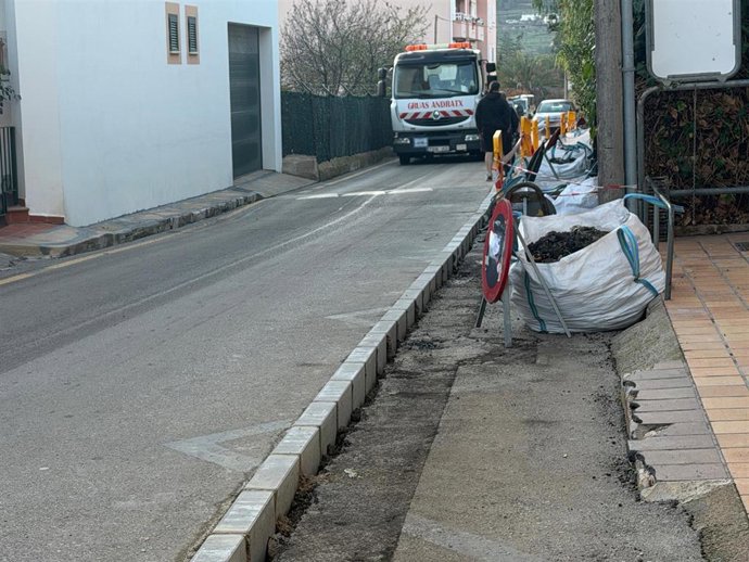 Obras para completar la ruta escolar segura que conduce hasta el CEIP Es Vinyet de Andratx