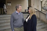 Feijóo y cargos del PP reciben con aplausos a Guardiola, que avanza que pide "responsabilidad" a los partidos