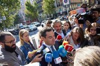 Moreno confía en mantener "mayoría suficiente" pese al alza de Vox y augura un "nuevo batacazo" del PSOE en Andalucía