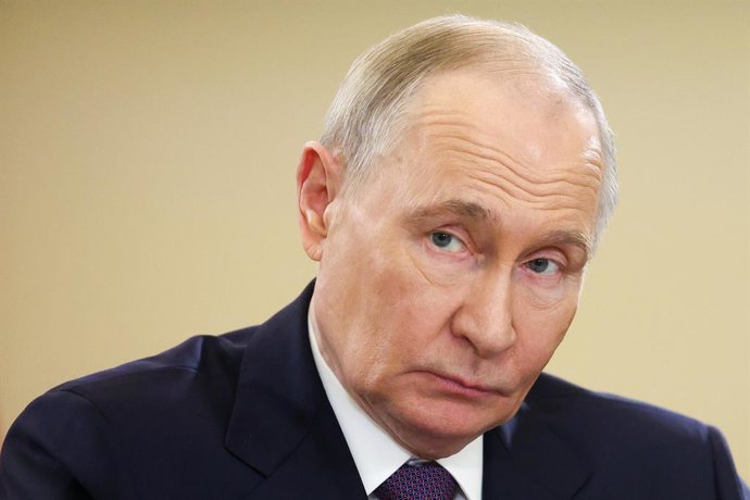 21 de dezembro de 2025, Rússia, São Petersburgo: O presidente russo, Vladimir Putin, participa de uma reunião do Conselho Econômico Supremo da Eurásia na Biblioteca Presidencial Boris Yeltsin. Foto: Sergei Bulkin/TASS via ZUMA Press/dpa
