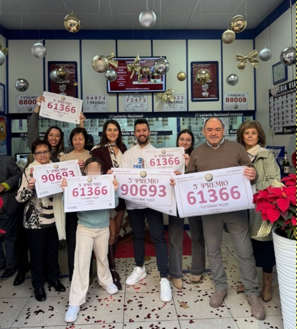 'La Estrella' De Gandia Reparte Dos Series Del 3 Y 5 Premio Y Apura La Suerte: Ayer Vendió El Último Décimo