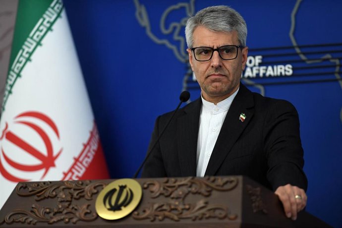 El portavoz del Ministerio de Exteriores de Irán, Esmaeil Baqaei, durante una rueda de prensa en Teherán el 14 de diciembre de 2025 (archivo)
