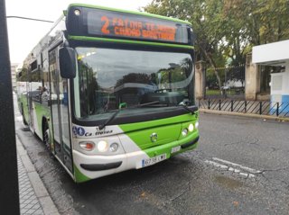 Archivo - Un autobús de Aucorsa.