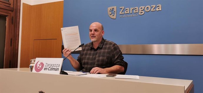 Archivo - El concejal del grupo municipal de Zaragoza en Común (ZeC) en el Ayuntamiento de Zaragoza, Suso Domínguez