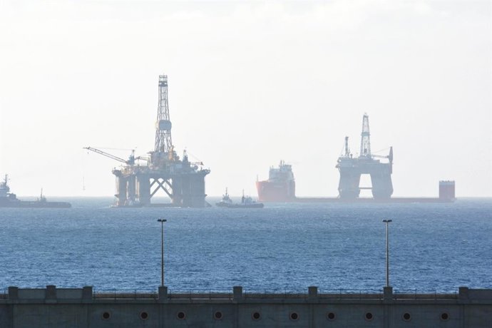 Archivo - Plataformas petrolíferas