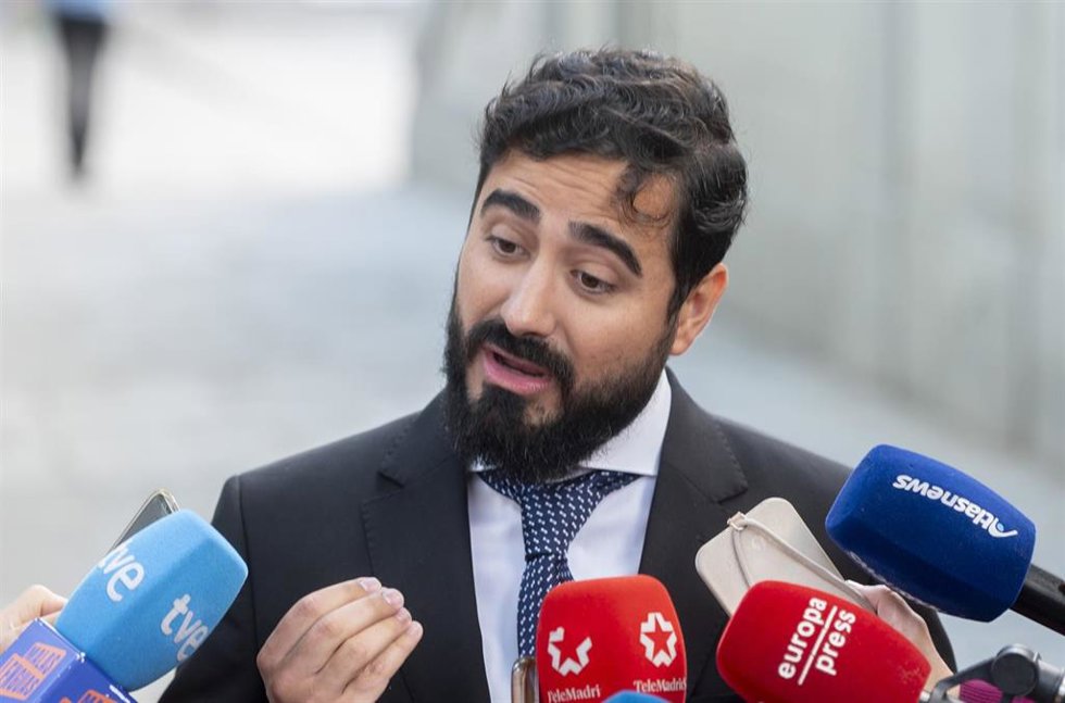 Archivo - El eurodiputado y líder de Se Acabó La Fiesta (SALF), Luis 'Alvise' Pérez, a su llegada al Tribunal Supremo, a 5 de junio de 2025, en Madrid (España).