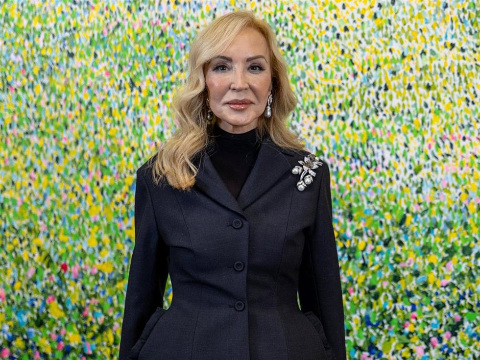 Carmen Lomana