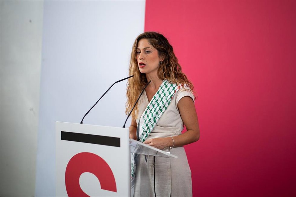 Archivo - La coordinadora del Movimiento Sumar, Lara Hernández, durante una rueda de prensa, en el Espacio Rastro, a 15 de septiembre de 2025, en Madrid (España).