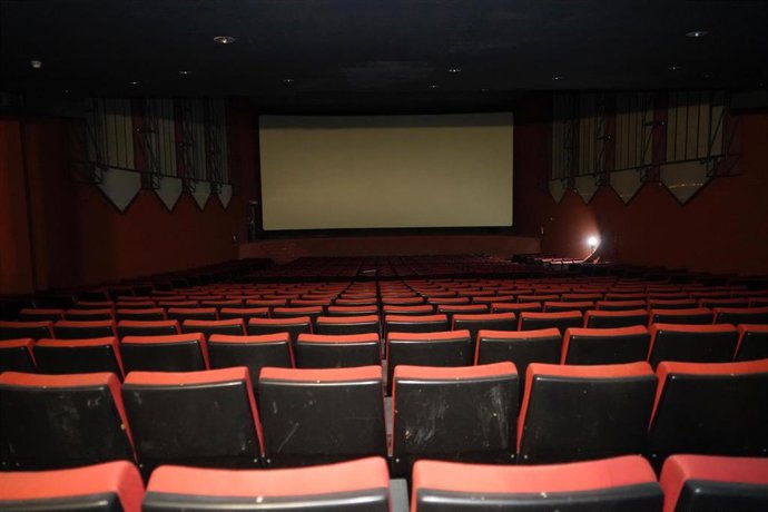 Interior de los antiguos cines Metropolitan de Palma.