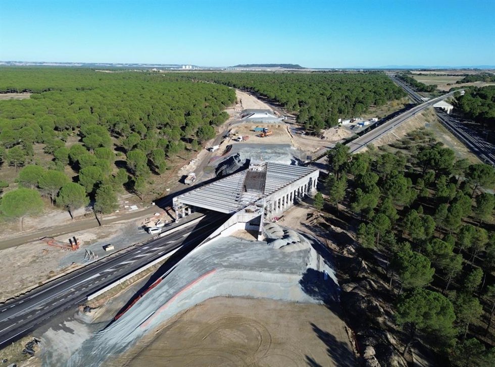 Una de las estructuras que se construyen en la 'U' de Olmedo (Valladolid).