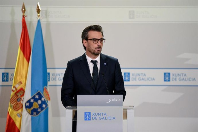 Diego Calvo comparece ante los medios tras el Consello. 