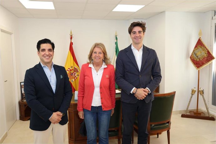 La alcaldesa, Ángeles Muñoz, y el director general de Fomento Económico y Pymes, Alejandro Freijo, han mantenido una reunión este lunes con el CEO del evento, Emilio Corchado, para avanzar en la planificación de esta iniciativa.