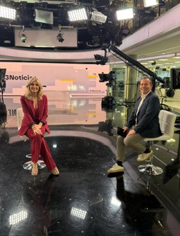 Imagen de la entrevista número 700 del programa 'Cara A Cara', de Navarra Televisión, con la periodista Sandra Golpe