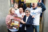 70.048, segundo premio del Sorteo de Navidad 2025 se vende en Madrid y viaja a Vigo y toda España con Bimba y Lola