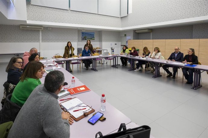 ICASS y el comité de empresa pactan las carteleras de unos 800 trabajadores de los centros dependientes