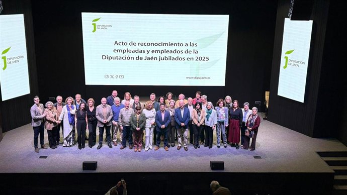 Acto de reconocimiento a los profesionales de la Diputación jubilados en 2025.