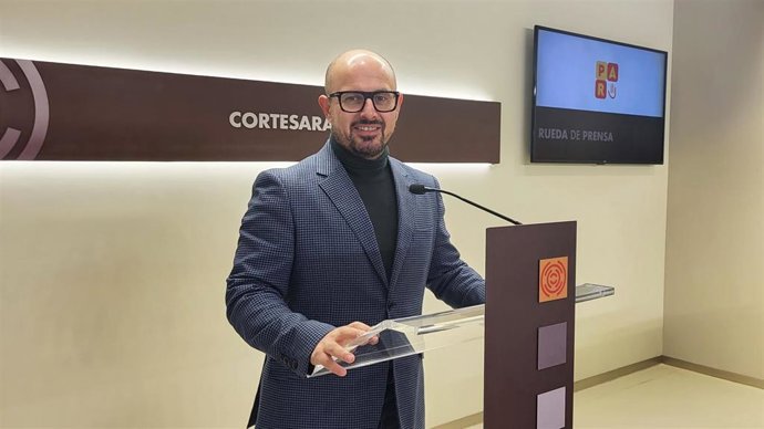 El portavoz del PAR, Alberto Izquierdo.