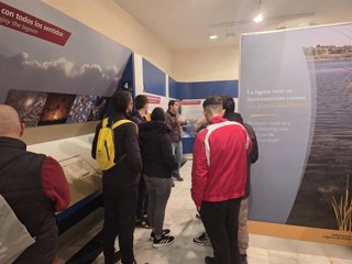 La laguna de Zóñar acoge una actividad de educación ambiental y voluntariado con menores infractores.