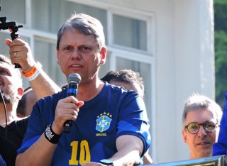 Archivo - June 30, 2025, Sao Paulo, Sao Paulo, Brasil: Sao paulo(sp), 05/29/2025 Ãâ" act/justice now/bolsonaro/sp - the governor of sao paulo tarcisio de freitas (republicans) participates with the former president of brazil jair bolsonaro in the justi