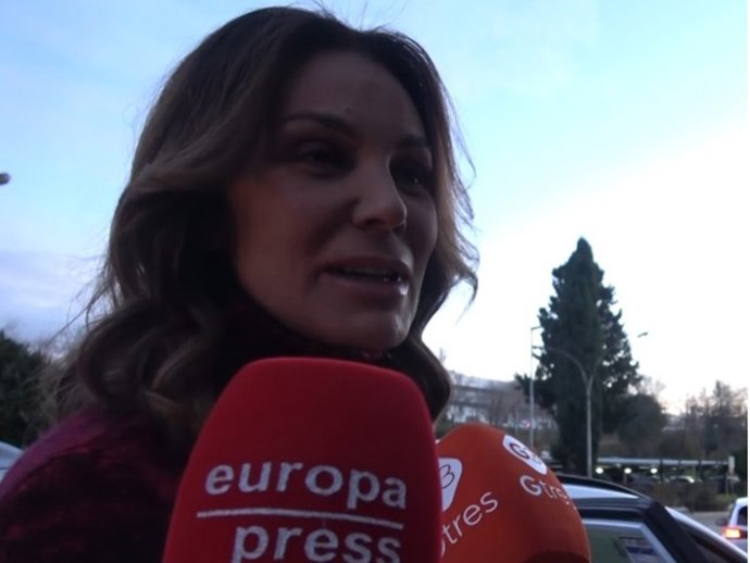 MAR FLORES REACCIONA A LA DEMANDA DE CARLO COSTANZIA