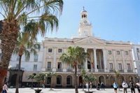 Suspendido en Cádiz el espectáculo de luces de la Plaza de San Juan de Dios por robo de material informático